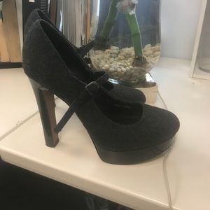 Vince Camuto gray high heels size 6 1/2
